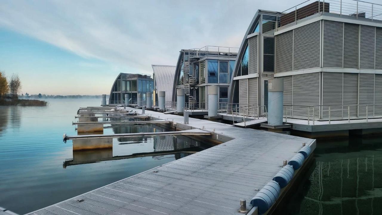 Schwimmendes Ferienhaus Sky Elsterheide Eksteriør bilde