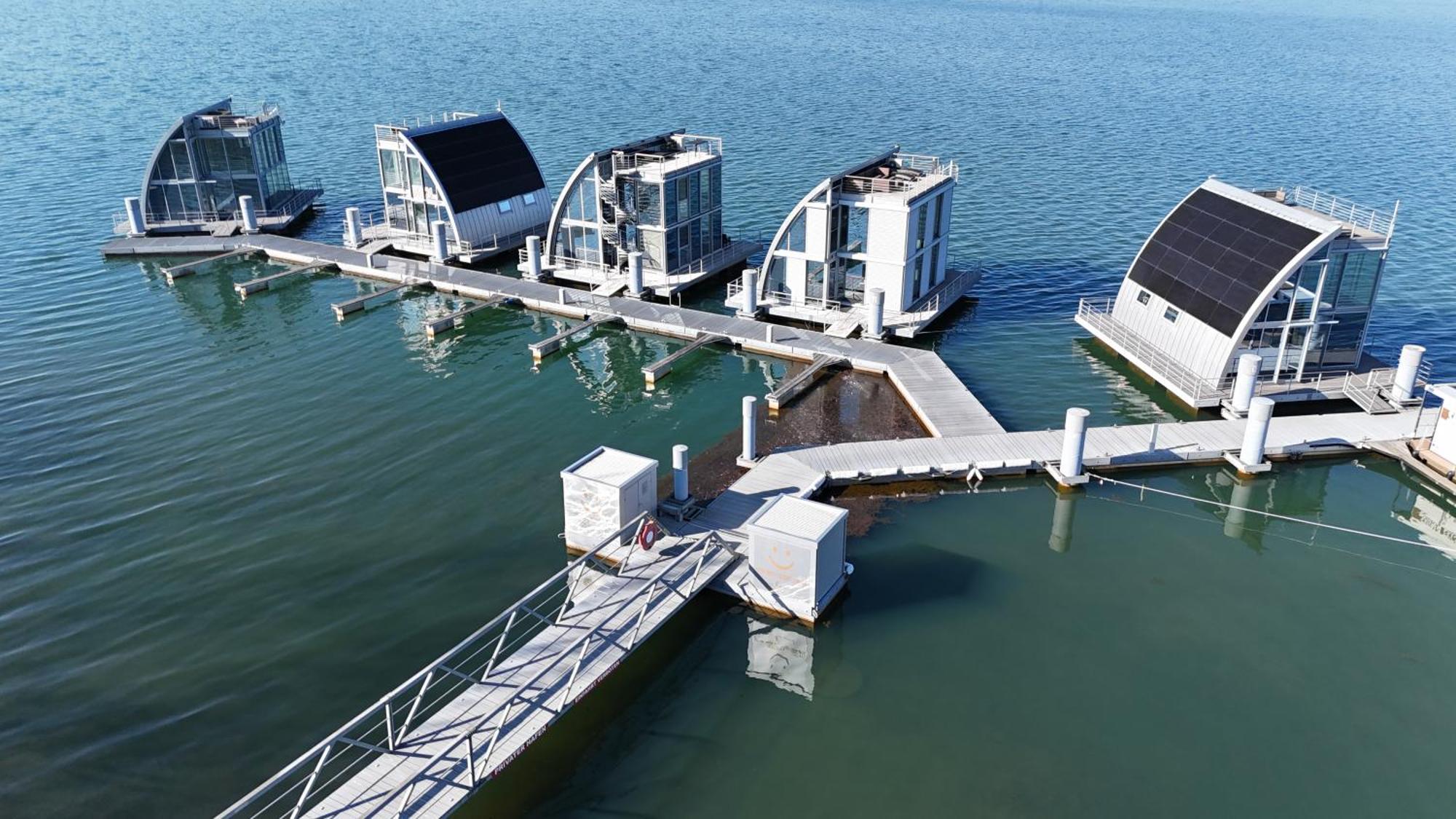 Schwimmendes Ferienhaus Sky Elsterheide Eksteriør bilde